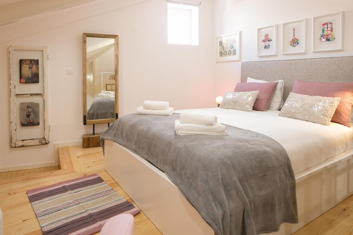 Center Duplex - Subway Nearby Apartment